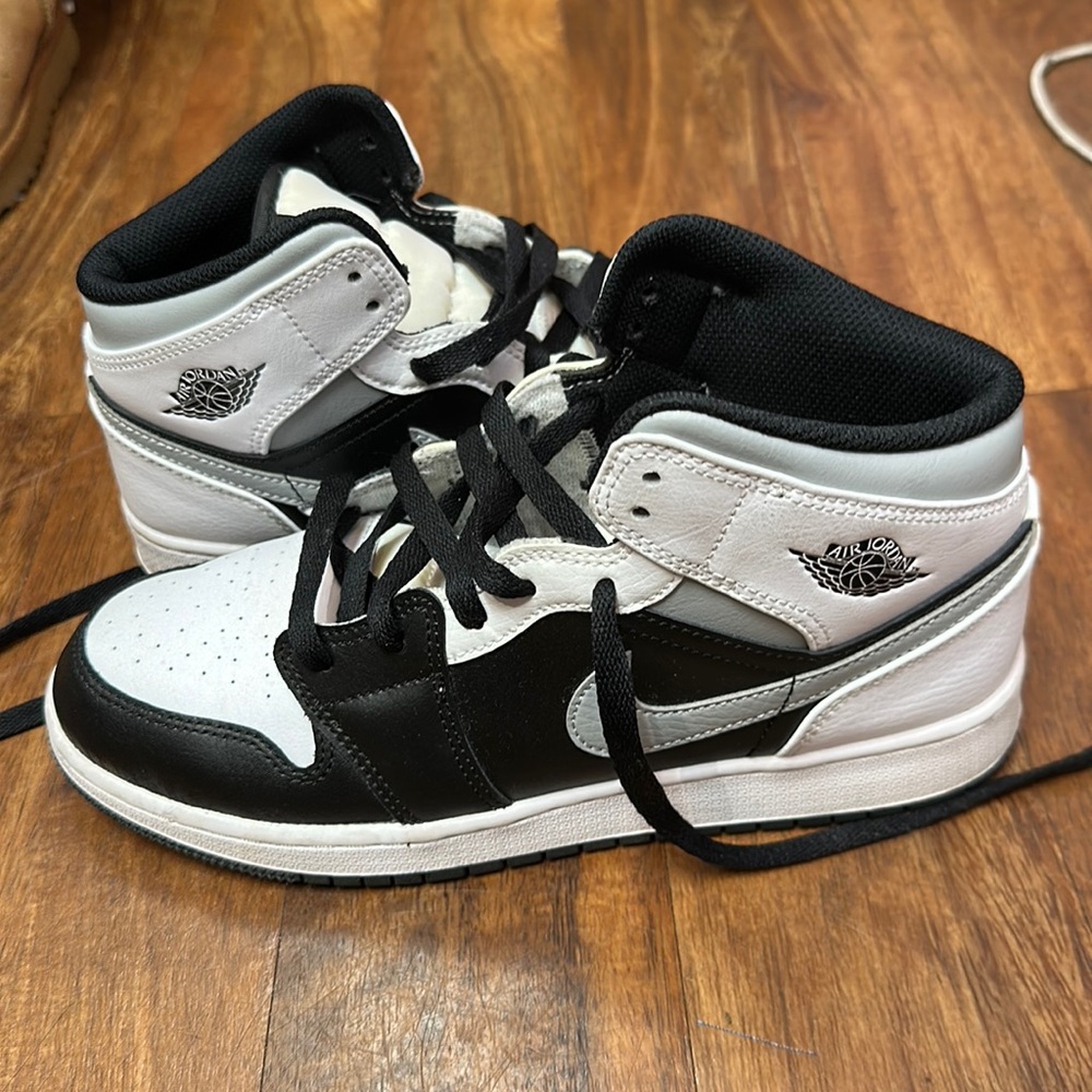 Nike air Jordan’s white shadow